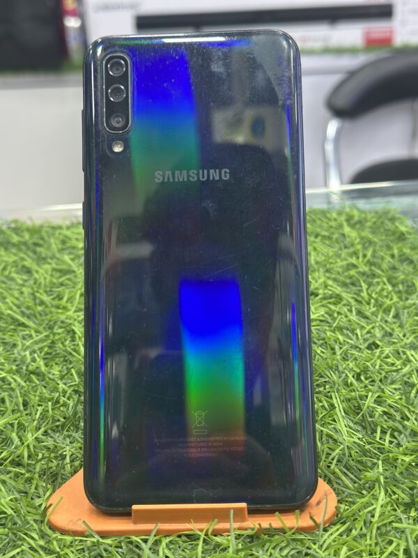 SAMSUNG Galaxy A50