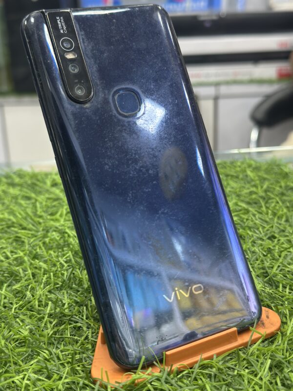 vivo V15 (6/64) (UESD)